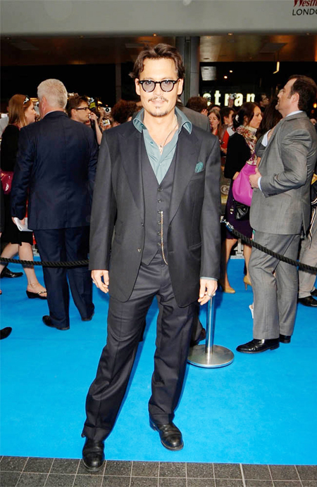 Johnny Depp plays 'surprise' show
