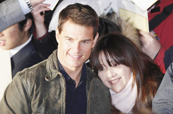 Tom Cruise promotes 'Mission: Impossible - Ghost Protocol'