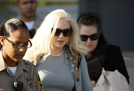 Lindsay Lohan 'doing it well' on probation