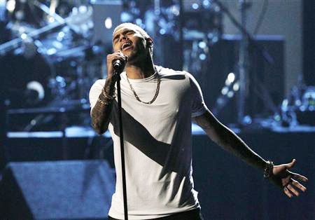 Chris Brown returns to Grammys