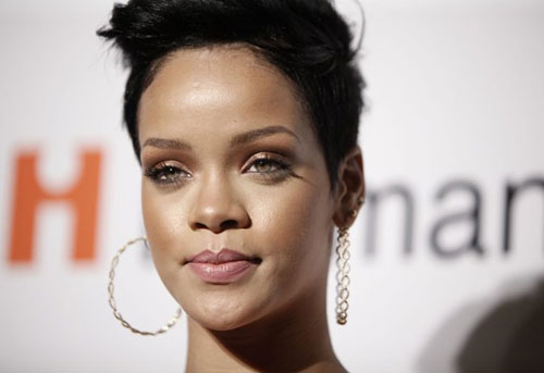 No charges in leak of Rihanna photo
