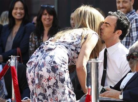 Jennifer Aniston engaged to actor Justin Theroux