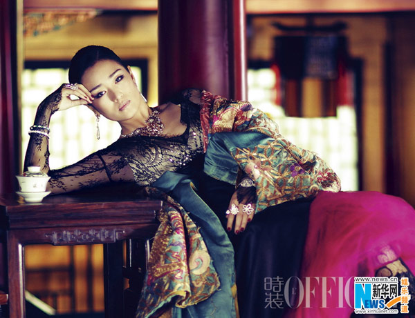 Gong Li on L'OFFICIEL magazine