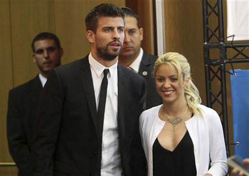 Singer Shakira pregnant with first child