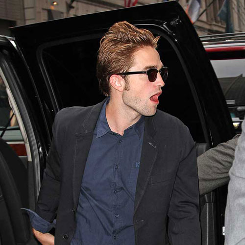 Pattinson gives Kristen 'one month trial'