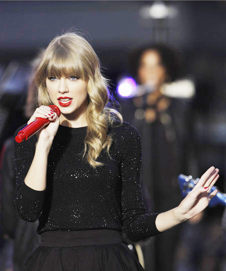 Taylor Swift sings 'Good Morning America'