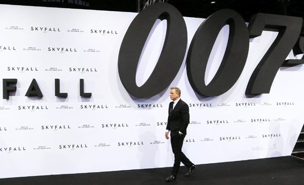 Daniel Craig promotes 'Skyfall' in Berlin