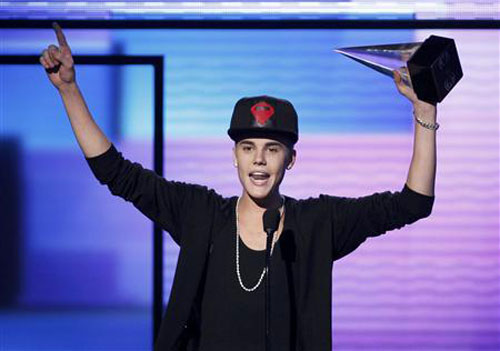 Bieber sweeps American Music Awards with big wins