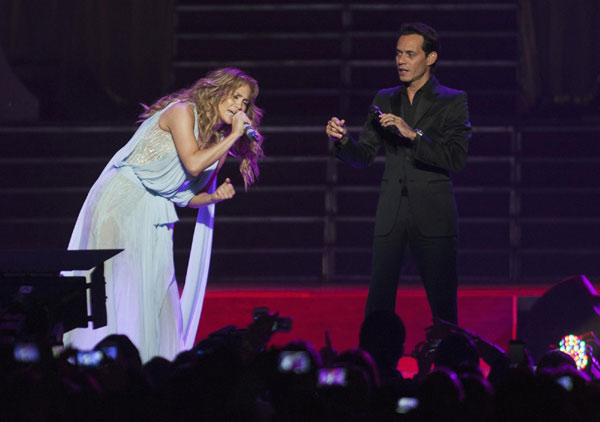 Jennifer Lopez performs at Dance World Tour