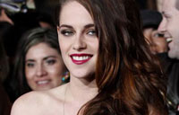 Robert Pattinson dumps Kristen Stewart