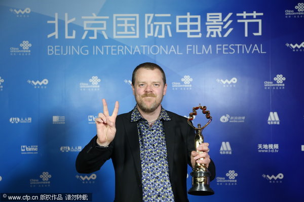 Historical epic 'Back to 1942' captures Tiantan Award for best picture