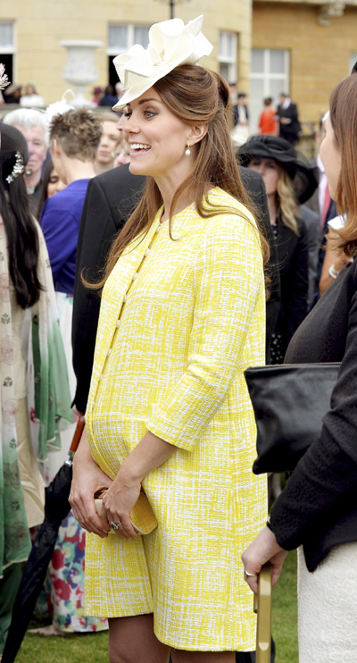 Pregnant Catherine attends garden party