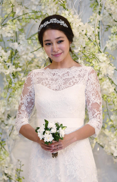 South Korean actor Lee Byung-hun marries