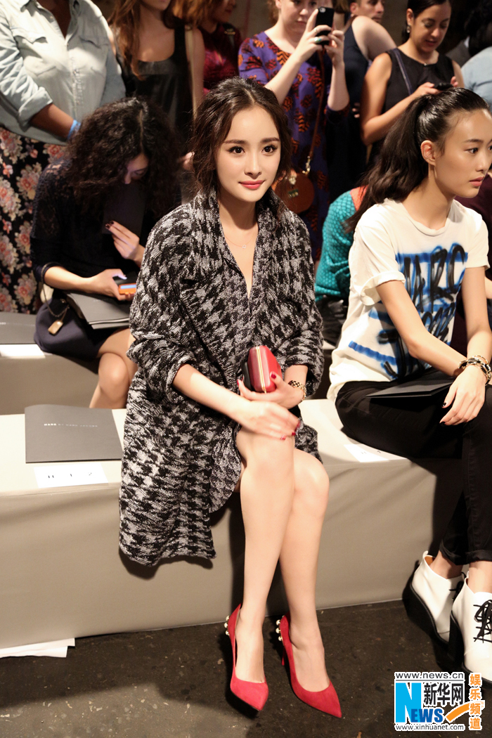 Chinese stars flaunt their style during fashion week