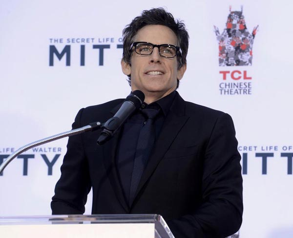 Ben Stiller casts prints in TCL Chinese Theatre
