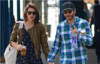 Anne Hathaway injures foot on holiday
