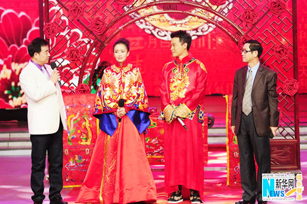 Cheng Sicheng, Tong Liya hold traditional wedding