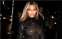 Jay Z buys promise bracelet for Beyonce