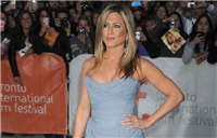 Jennifer Aniston blames fiancé for weight gain
