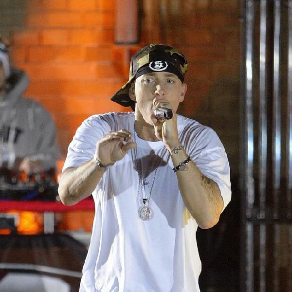 Eminem and Rihanna to perform at 2014 MTV Movie Awards