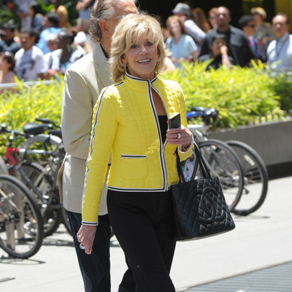 Jane Fonda: Society gives girls 'conflicting messages'