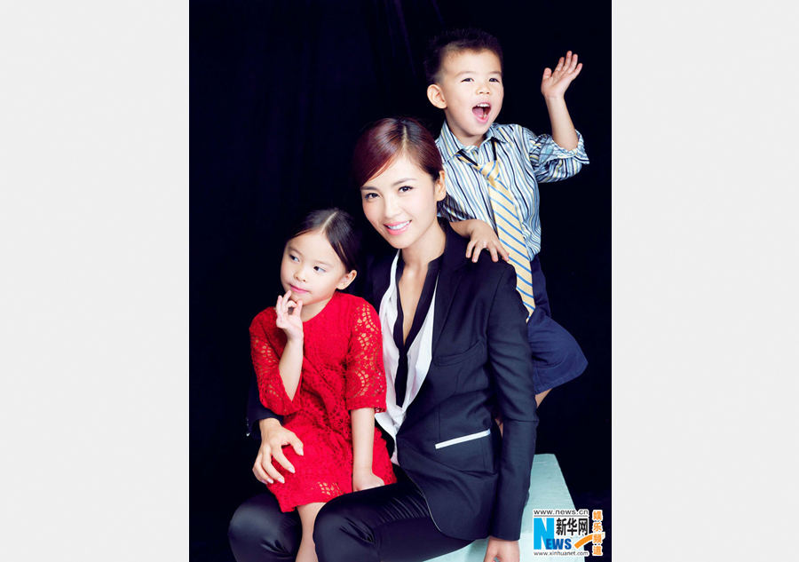 Actress poses with son and daughter for Mother's Day