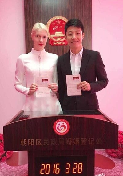 Chinese TV host Sa Beining marries Canadian celebrity