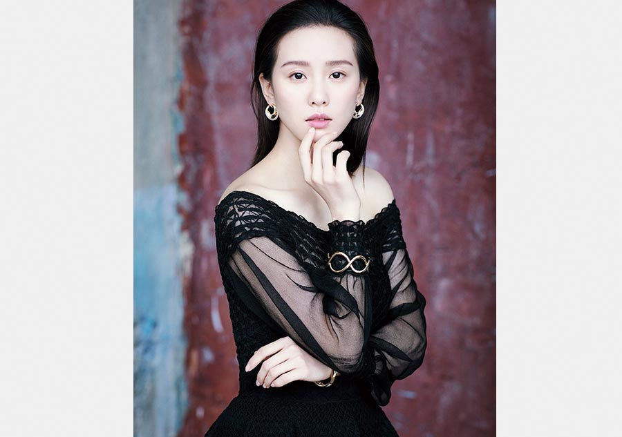 Liu Shishi poses for 'L'Officiel' magazine