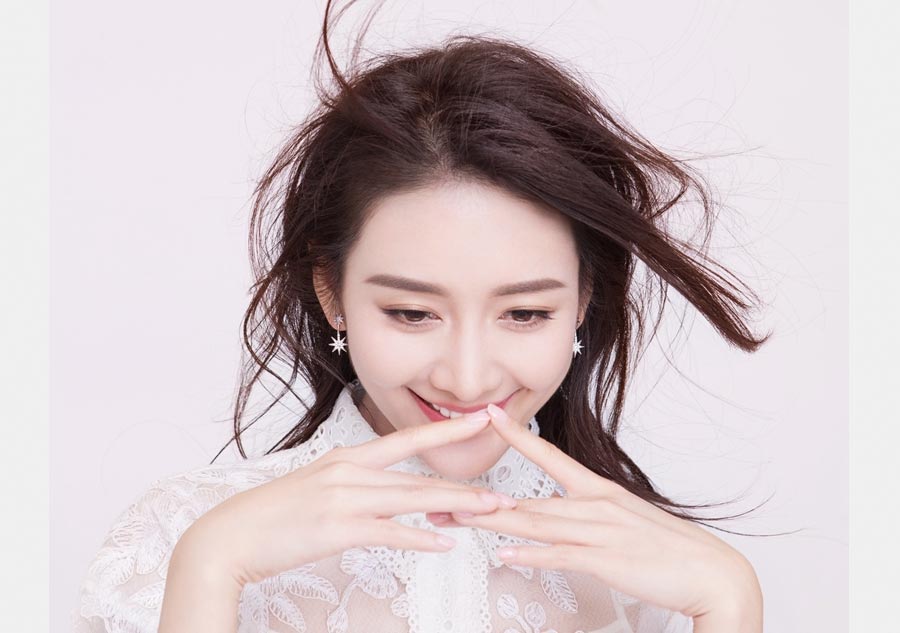 Actress Wang Ou poses for 'Fashionable' magazine