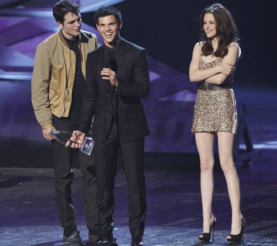 Celebs at the 2011 People's Choice Awards in Los Angeles