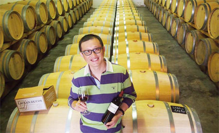 Jeweler takes ambitious plunge