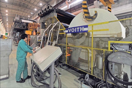 Machine makers in paper chase