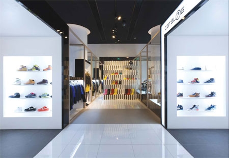 Foreign shoe brands strut in to China's footwear market