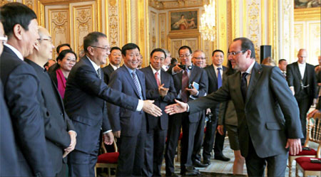 France rolls out red carpet for Chinese