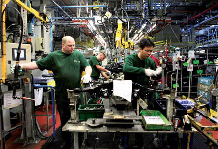 Car workers raise the standard