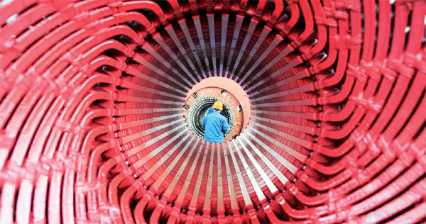 Manufacturing under lingering pressure