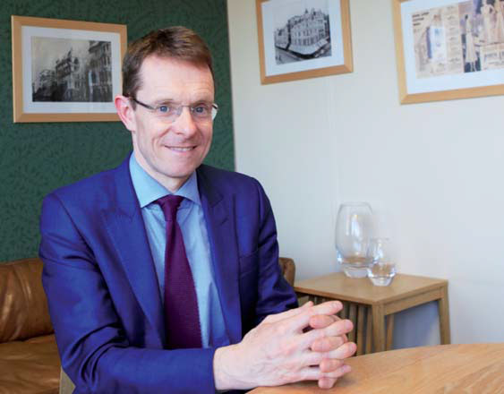 Big retailer locks China in big embrace