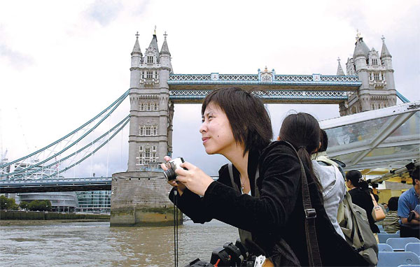 Britain steps on accelerator in tourism