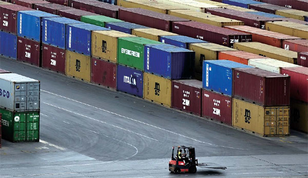 China top suitor for Greek port share