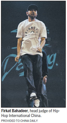 Born in the US, played in Xinjiang