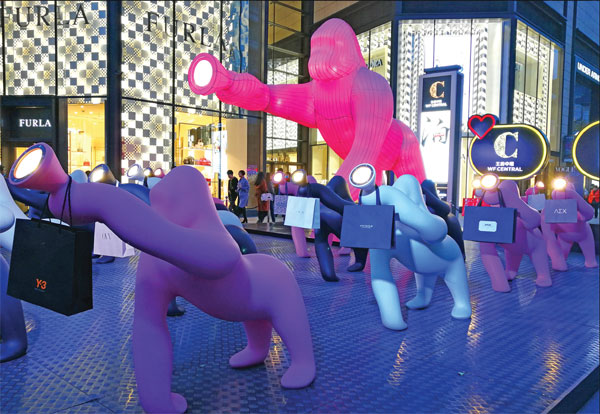 Designers descend on paris show