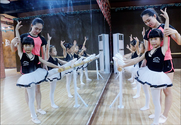 Steady service sector keeps economy churning