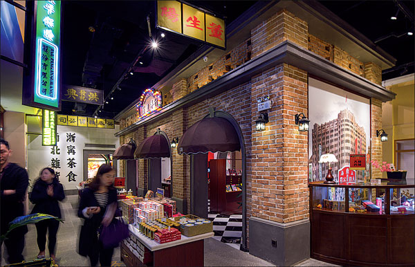 Shopping: Brick and mortar still matters