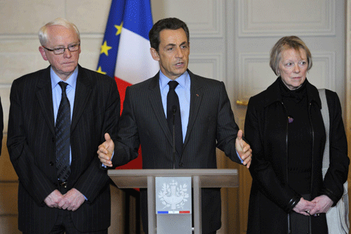 Sarkozy meets parents of an alleged French kidnapper