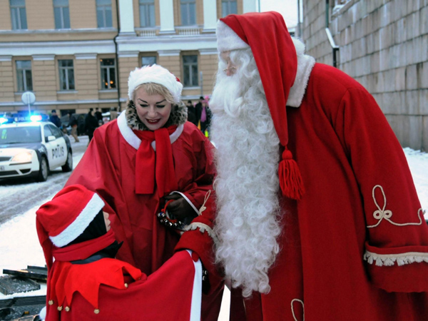 Santa Claus jingles into Helsinki