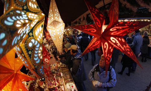 Christmas decorations appealing at Munich market
