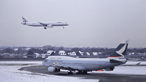 Heavy snow disrupts travel across N Europe