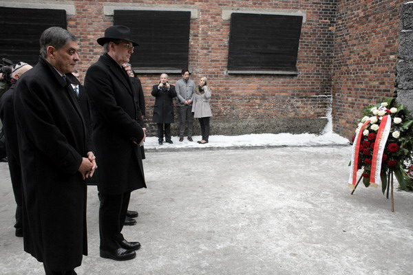 German, Polish leaders honor Holocaust victims