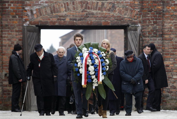 German, Polish leaders honor Holocaust victims