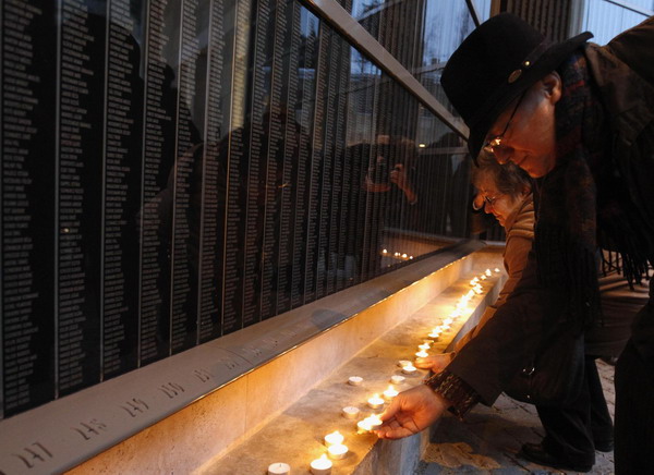 German, Polish leaders honor Holocaust victims